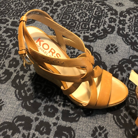 Sandals - Picture 2 of 7